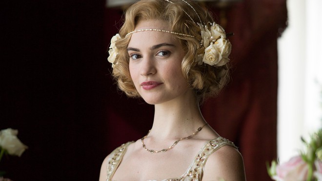 7 vai diễn chứng tỏ khả năng biến hóa khôn lường của nàng “Lọ Lem” Lily James - Ảnh 1.