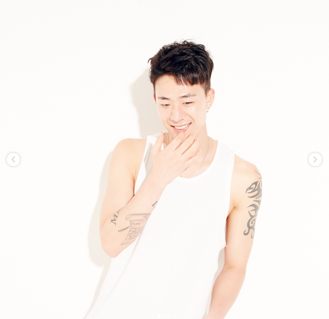 Sunmi ướt đẫm, nhảy quằn quại tr&ecirc;n s&acirc;n khấu nhưng lại bị anh ch&agrave;ng 6 m&uacute;i n&agrave;y giật trọn spotlight - Ảnh 6.
