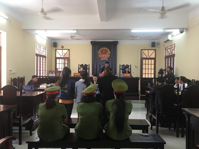 Chủ cơ sở Mầm Xanh bạo h&agrave;nh h&agrave;ng chục ch&aacute;u b&eacute; ở S&agrave;i G&ograve;n bị tuy&ecirc;n &aacute;n 3 năm t&ugrave;, 2 bảo mẫu được hưởng &aacute;n treo - Ảnh 1.