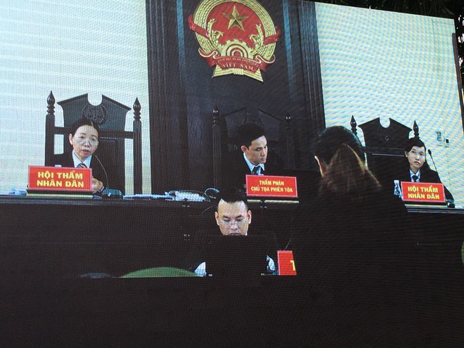 X&eacute;t xử vụ bạo h&agrave;nh trẻ em chấn động dư luận tại trường Mầm Xanh ở S&agrave;i G&ograve;n: Bị c&aacute;o bật kh&oacute;c v&igrave; kh&ocirc;ng nhớ đ&aacute;nh bao nhi&ecirc;u trẻ - Ảnh 4.