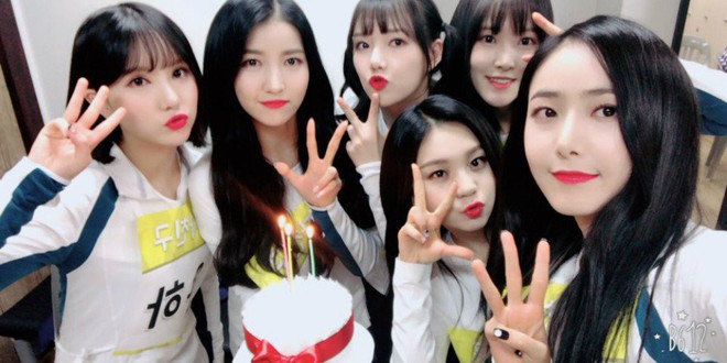 Biến &ldquo;mảnh đất m&igrave;nh ở&rdquo; kh&ocirc;ng mấy tiếng tăm th&agrave;nh c&ocirc;ng ty giải tr&iacute; to&agrave;n cầu, những idol n&agrave;y quả thật n&ecirc;n nhận được bằng khen - Ảnh 5.