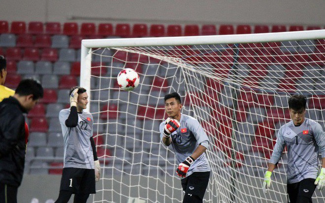 U23 Việt Nam: Đừng lo hộ cho Đặng Văn L&acirc;m, B&ugrave;i Tiến Dũng - Ảnh 2.