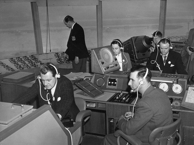 H&igrave;nh ảnh cho thấy những đổi thay trong c&aacute;c chuyến bay xưa v&agrave; nay - Ảnh 13.