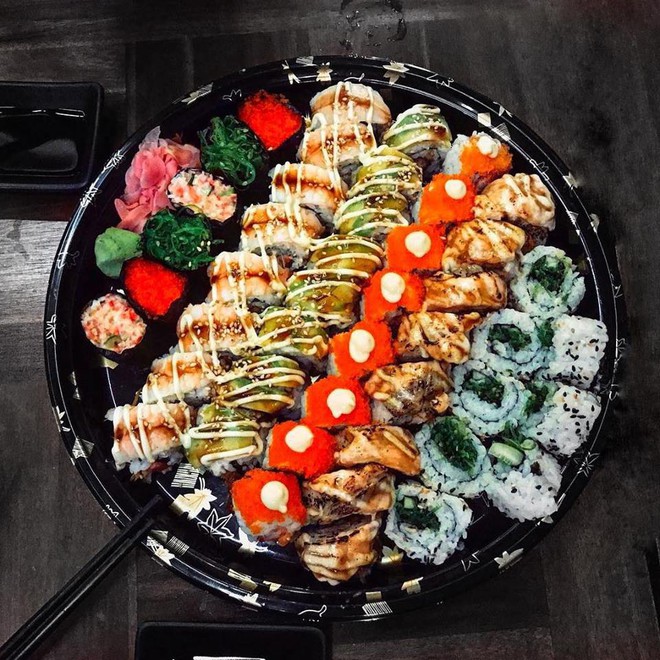 Đây là loạt quán sushi bình dân ở Hà Nội cho những ngày thèm ăn nhưng ví tiền lại chẳng mấy rủng rỉnh - Ảnh 1.