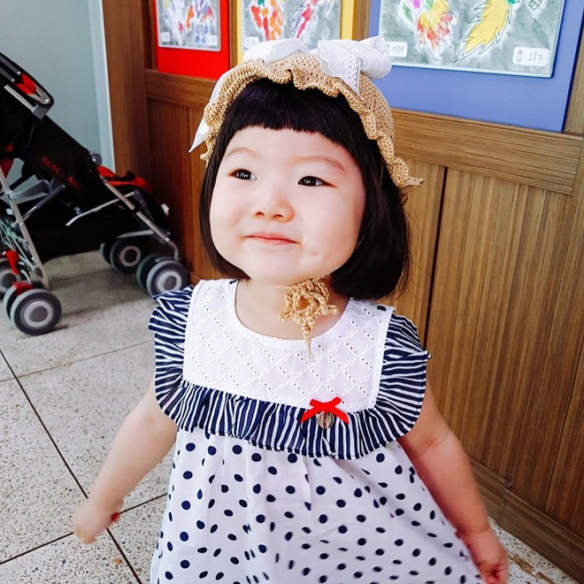 C&ocirc; b&eacute; m&aacute; b&aacute;nh bao ph&uacute;ng ph&iacute;nh, hễ cứ chu m&ocirc;i l&agrave; đ&aacute;ng y&ecirc;u hết phần thi&ecirc;n hạ - Ảnh 9.