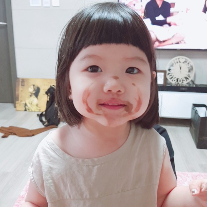 C&ocirc; b&eacute; m&aacute; b&aacute;nh bao ph&uacute;ng ph&iacute;nh, hễ cứ chu m&ocirc;i l&agrave; đ&aacute;ng y&ecirc;u hết phần thi&ecirc;n hạ - Ảnh 8.