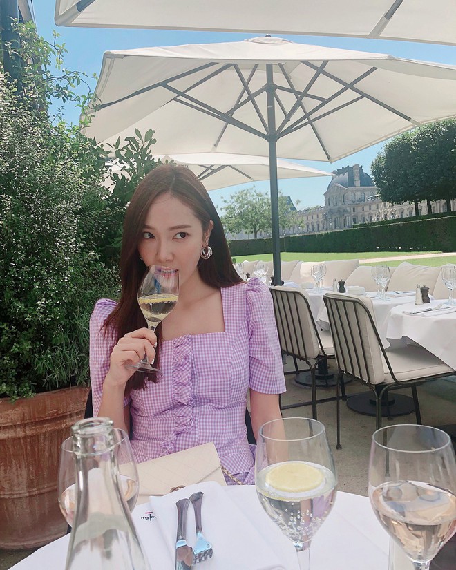 Hết em gái Krystal, lại đến Jessica Jung bị chê bai thậm tệ: Dao kéo thế rồi mà vẫn đầy nét đàn ông - Ảnh 5.