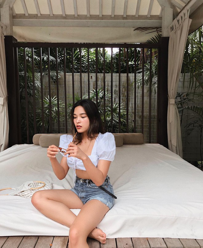 Mặc màu trắng sang chảnh, cá tính nhờ cách mix đẹp mỹ mãn từ cặp chị em blogger gốc Việt - Ảnh 19.