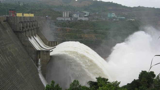 Miền Bắc sắp đón một đợt mưa lũ mới trên diện rộng, ngày mai (27/7) Thủy điện Hòa Bình mở một cửa xả đáy - Ảnh 1.