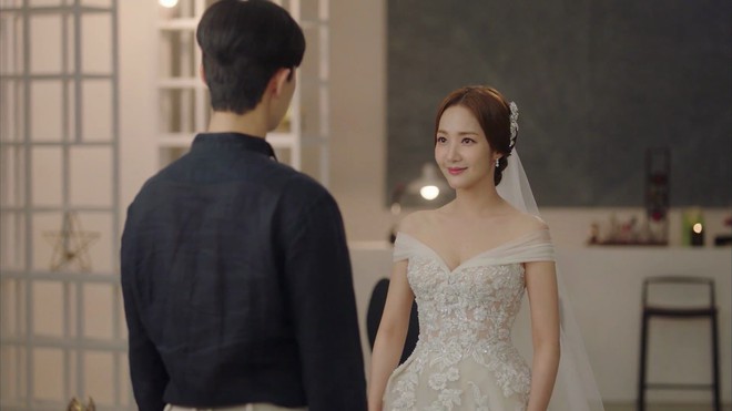 Trở thành cô dâu, thư ký Kim lại tiếp tục khiến fan say lòng vì diện váy cưới và trang điểm quá đỗi xinh đẹp - Ảnh 4.