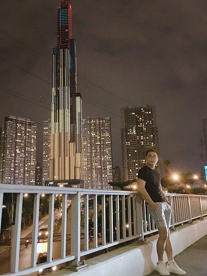 Vinhomes Landmark 81 @ night | Skyscraper architecture, City lights  wallpaper, Skyscraper