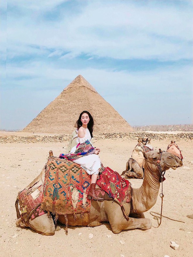 Bộ ảnh du lịch Ai Cập của cô bạn xinh đẹp: Ngày thì nắng cháy da ...