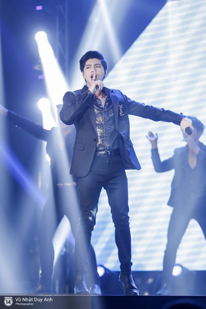 Lần đầu song ca đổi hit, Lam Trường - Noo Phước Thịnh cười trừ v&igrave; qu&ecirc;n lời ca kh&uacute;c Chạm khẽ tim anh một ch&uacute;t th&ocirc;i - Ảnh 6.