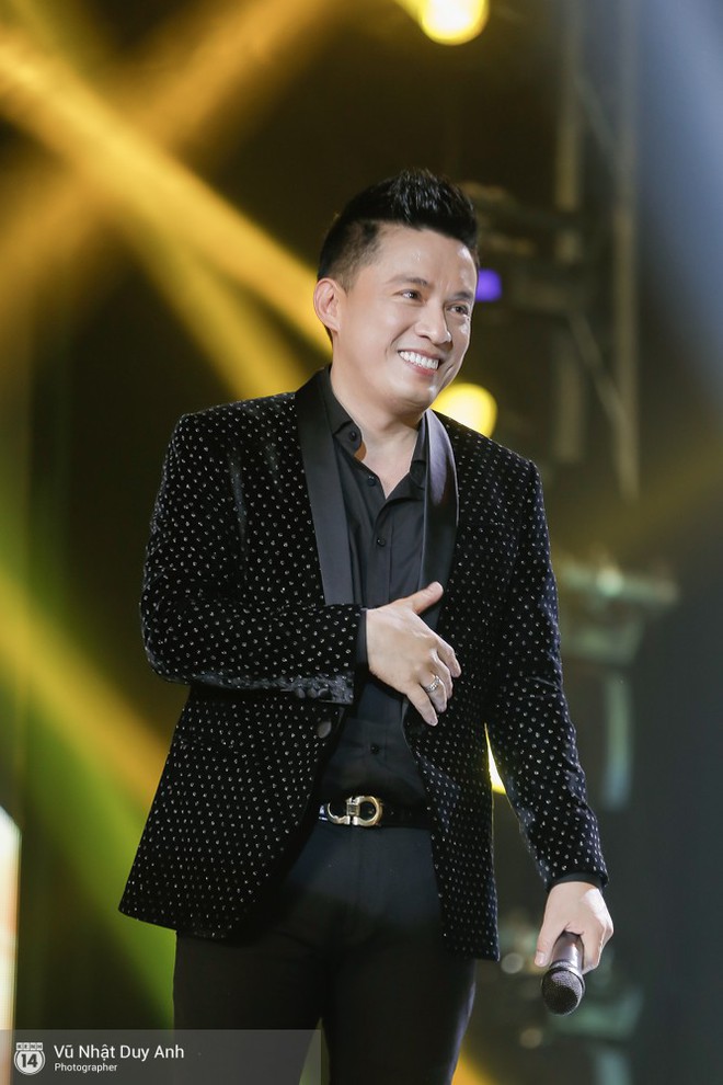 Lần đầu song ca đổi hit, Lam Trường - Noo Phước Thịnh cười trừ v&igrave; qu&ecirc;n lời ca kh&uacute;c Chạm khẽ tim anh một ch&uacute;t th&ocirc;i - Ảnh 3.