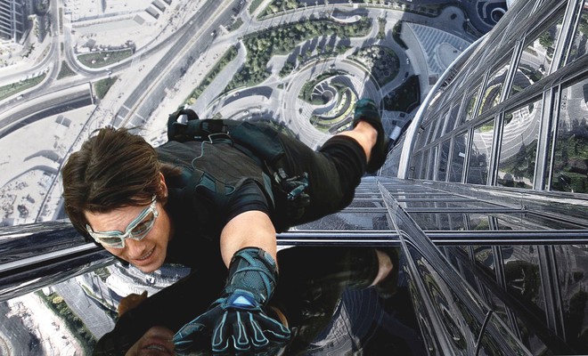 7 cảnh hành động ngầu nhất mà Tom Cruise từng thực hiện trong loạt Mission: Impossible đình đám - Ảnh 1.