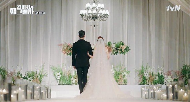 Trở thành cô dâu, thư ký Kim lại tiếp tục khiến fan say lòng vì diện váy cưới và trang điểm quá đỗi xinh đẹp - Ảnh 11.