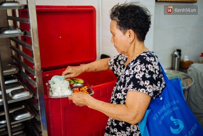 Giàu như anh bán chuối chiên Sài Gòn: Mở quán cơm 5k cho người thu nhập chưa cao, 5 năm đắt hàng - Ảnh 7.