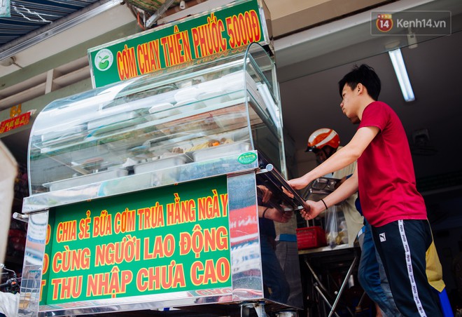 &quot;Giàu&quot; như anh bán chuối chiên Sài Gòn: Mở quán cơm 5k cho người thu nhập &quot;chưa cao&quot;, 5 năm đắt hàng - Ảnh 5.