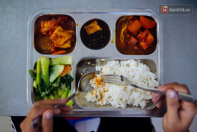 Gi&agrave;u như anh b&aacute;n chuối chi&ecirc;n S&agrave;i G&ograve;n: Mở qu&aacute;n cơm 5k cho người thu nhập chưa cao, 5 năm đắt h&agrave;ng - Ảnh 9.