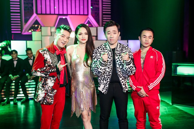 Đ&agrave;m Vĩnh Hưng mời Trấn Th&agrave;nh, Hoa hậu Hương Giang, th&aacute;nh catwalk Simon... tham gia v&agrave;o MV tiền tỷ - Ảnh 8.