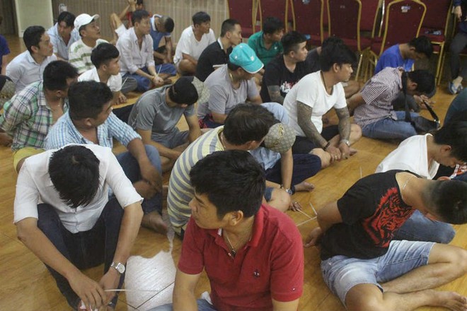 S&ograve;ng bạc khủng trong nh&agrave; h&agrave;ng tiệc cưới ở B&igrave;nh Dương - Ảnh 1.