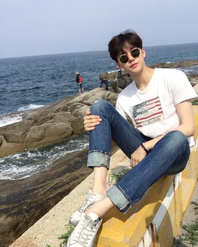 Khoe ảnh nghỉ mát ở Phú Quốc, cựu tiếp viên hàng không người Hàn khiến fan Việt lịm tim vì quá đẹp trai - Ảnh 12.