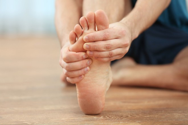 7 dấu hiệu b&aacute;o động cơ thể bạn đang thiếu hụt dinh dưỡng trầm trọng - Ảnh 7.