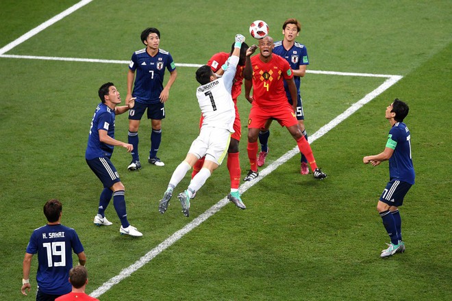 Cầu thủ Bỉ ăn mừng như vừa vô địch World Cup 2018 sau chiến thắng đau tim trước Nhật Bản - Ảnh 8.