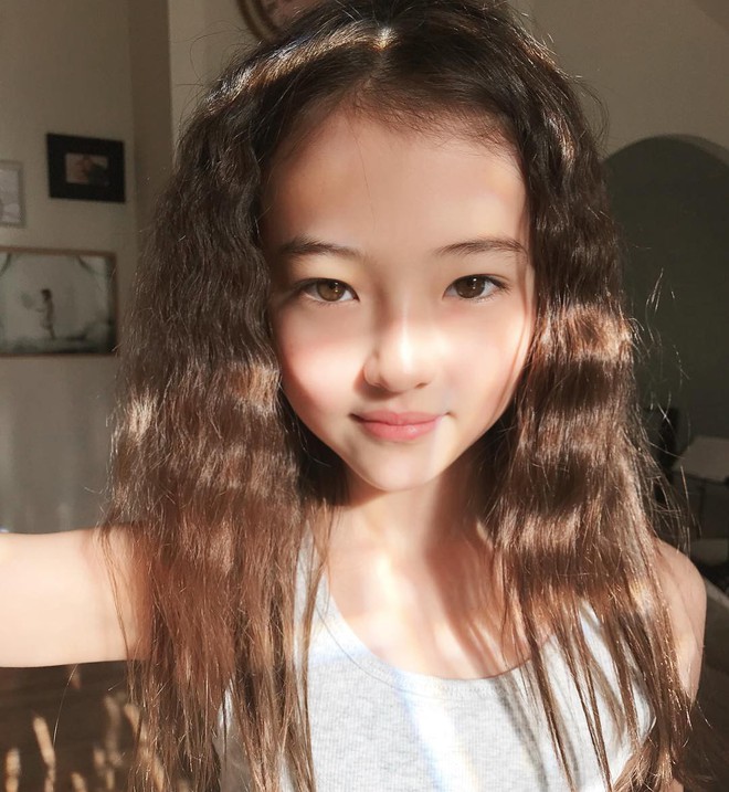 Black Pink Jennie c&ugrave;ng mẫu nh&iacute; đẹp nhất thế giới mới 10 tuổi g&acirc;y sốt - Ảnh 4.
