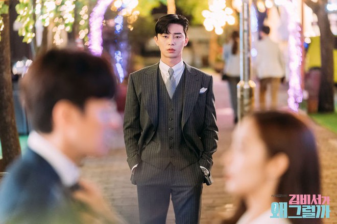 Bỏ style quý tộc, Phó Chủ tịch Park Seo Joon lột xác ngoạn mục khiến fan... cười rớt hàm - Ảnh 1.