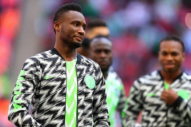 Vừa rời World Cup trong đau đớn, sao Nigeria đã phải bỏ tiền chuộc cha - Ảnh 1.