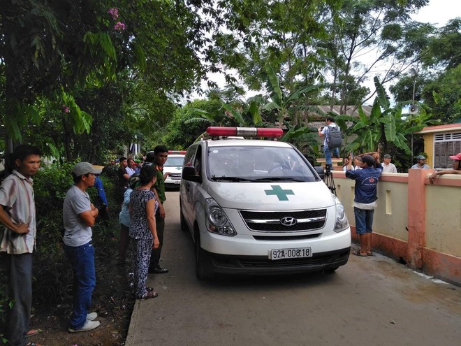 Thôn làng khóc ngất đón 13 xe cứu thương chở thi thể người thân về quê nhà: Ngày cưới bỗng thành đại tang - Ảnh 1.