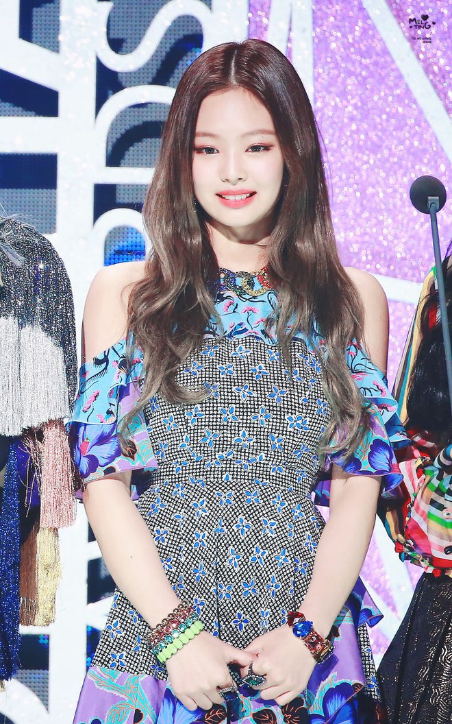 Xôn xao loạt ảnh tố Jennie (Black Pink) mắc bệnh công chúa chảnh chọe, nhưng netizen phản bác lại mạnh mẽ hơn - Ảnh 8.