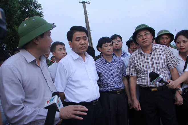Chương Mỹ: Sẵn s&agrave;ng di dời 14000 hộ d&acirc;n trong đ&ecirc;m v&igrave; nước l&ecirc;n cao - Ảnh 2.