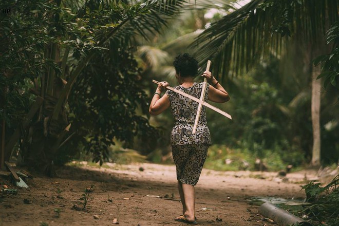 Ngầu như ngoại: Vừa tốt nghiệp lớp võ chống trộm đã được cháu trai chụp cho bộ ảnh kỷ niệm, dân mạng ai cũng phải bật cười vì quá dễ thương - Ảnh 3.