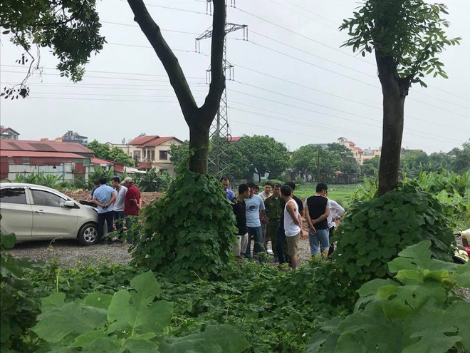 H&agrave; Nội: B&agrave;ng ho&agrave;ng ph&aacute;t hiện nam thanh ni&ecirc;n tử vong cạnh chiếc xe m&aacute;y b&ecirc;n gốc c&acirc;y - Ảnh 1.