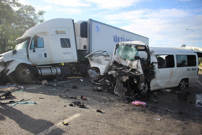 4 người bị thương trong vụ tai nạn giao thông xe rước dâu đã qua cơn nguy kịch - Ảnh 2.
