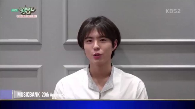 Biết sấy phồng v&agrave; v&eacute;n t&oacute;c &yacute; nhị, Park Bo Gum hot girl h&oacute;a th&agrave;nh c&ocirc;ng qu&aacute; - Ảnh 5.