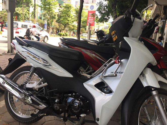 Thực hư vụ thanh ni&ecirc;n ngủ dưới gầm &ocirc; t&ocirc; để tr&aacute;nh nắng, t&agrave;i xế kh&ocirc;ng biết k&eacute;o l&ecirc; 1 đoạn tr&ecirc;n đường - Ảnh 4.
