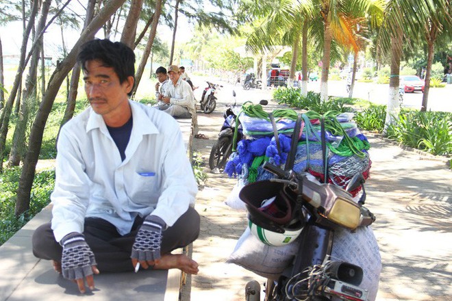 Chùm ảnh: Nắng nóng hoành hành, miền Trung điêu đứng - Ảnh 17.