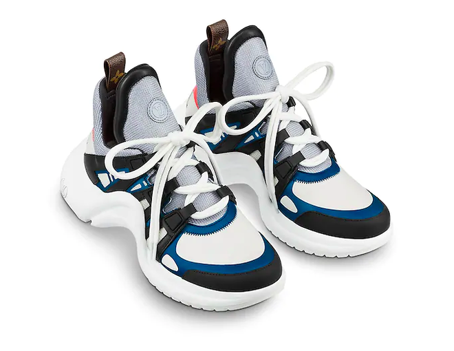 C&ugrave;ng mặc một chiếc &aacute;o ph&ocirc;ng, Hương Giang cao tay hơn T&uacute; Hảo khi biết tiết chế c&aacute;c phụ kiện đi k&egrave;m - Ảnh 3.