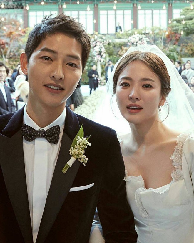 Còn nhớ ngày này năm ngoái, Song Joong Ki và Song Hye Kyo khiến cả châu Á chấn động vì tin tức này! - Ảnh 4.