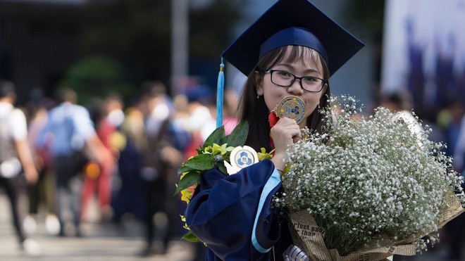 Kh&ocirc;ng phải ch&agrave;ng trai n&agrave;o cả, c&ocirc; g&aacute;i n&agrave;y mới l&agrave; người tốt nghiệp thủ khoa kỹ sư của Đại học B&aacute;ch khoa - Ảnh 2.