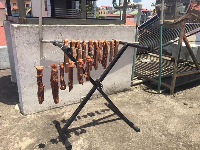 Trời nóng như đổ lửa, cư dân mạng tranh thủ làm món thịt lợn nhiều nắng để có đồ nhậu xem World Cup - Ảnh 9.
