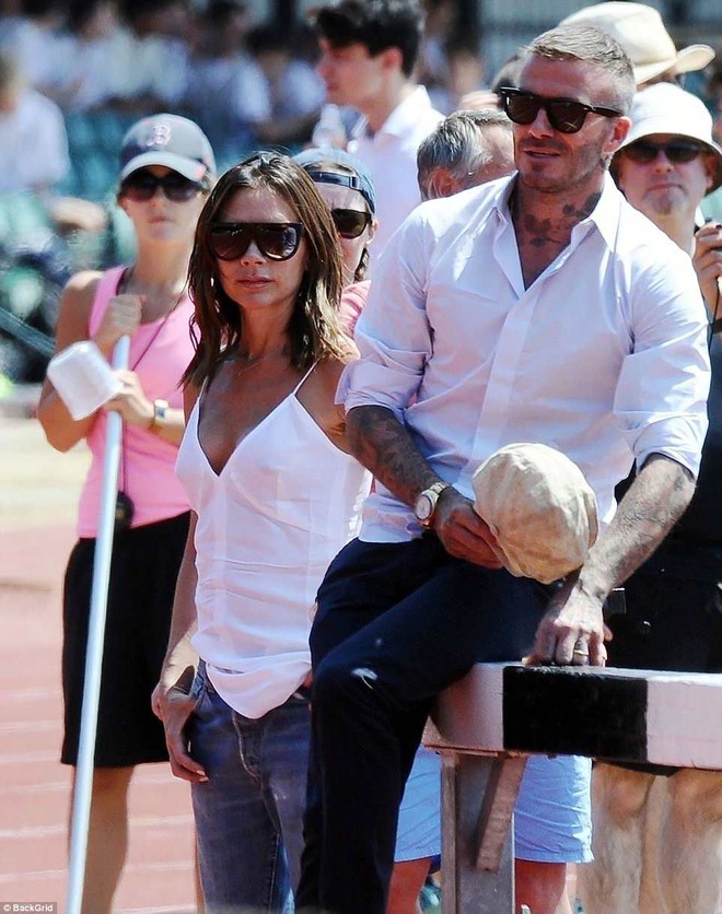 Sau 19 năm kết hôn, vợ chồng Beckham vẫn trao nhau cái ôm cực tình cảm như thuở mới yêu - Ảnh 5.