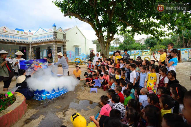 Thêm một hành trình tiếp nối yêu thương của Sunbox: Từ vỏ chai nhựa bỏ đi, các bạn đã dựng nên một rạp rối lưu động cho trẻ em miền cao - Ảnh 7.