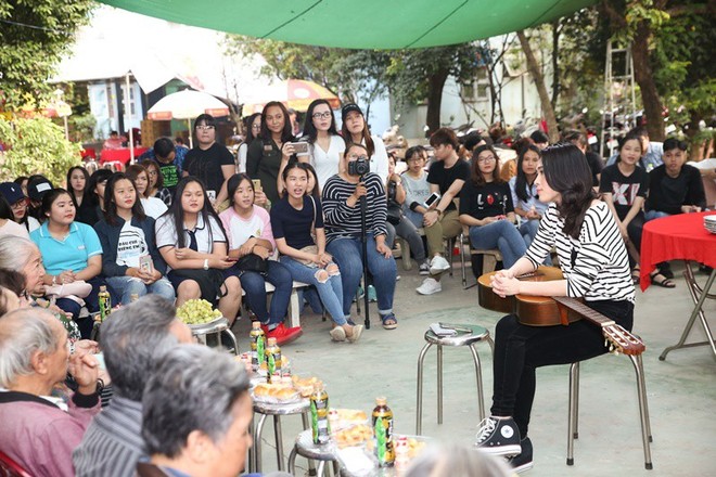 Kh&ocirc;ng cần &aacute;nh đ&egrave;n xa hoa lộng lẫy, sao Việt vẫn để lại ấn tượng đẹp với những s&acirc;n khấu đặc biệt n&agrave;y! - Ảnh 5.