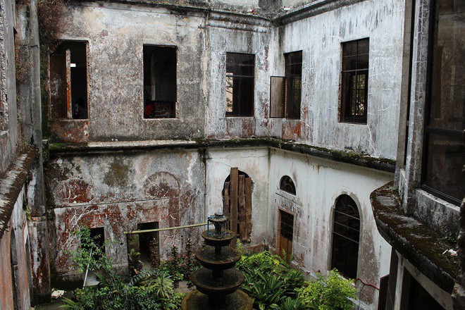 Vẻ ma mị của khách sạn trăm tuổi bị bỏ hoang ở Philippines ẩn chứa nhiều câu chuyện đen tối làm du khách tò mò - Ảnh 14.