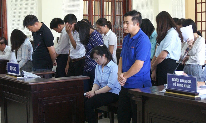 Người đẹp ng&acirc;n h&agrave;ng bật kh&oacute;c khi bị đề nghị phạt t&ugrave; chung th&acirc;n - Ảnh 1.