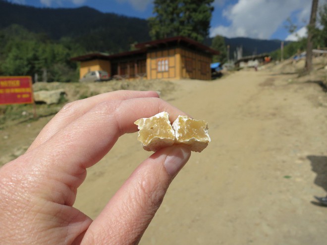 Đất nước Bhutan có một món ăn rất đánh lừa thị giác, cứ ngỡ là xâu kẹo những sự thật lại vô cùng bất ngờ - Ảnh 8.